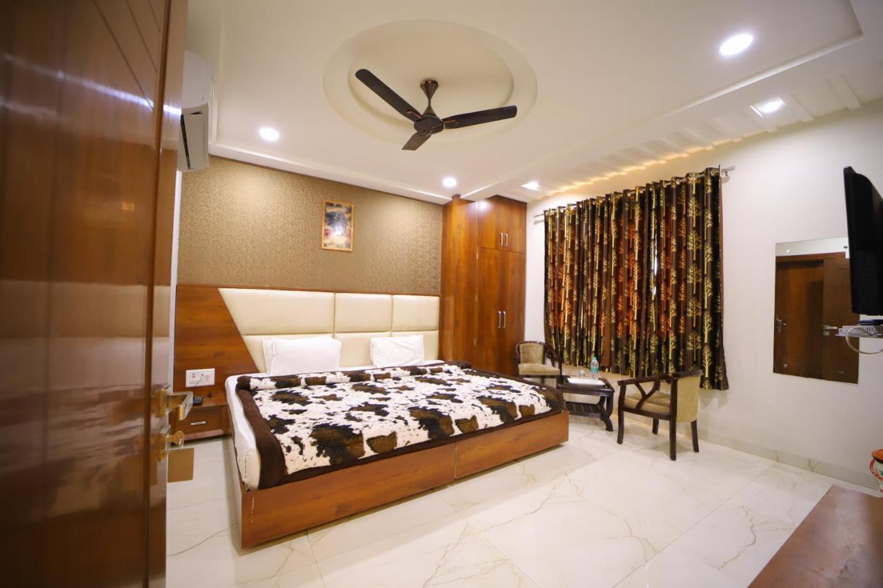 Hotel Royal Phoenix Agra  Eksteriør bilde