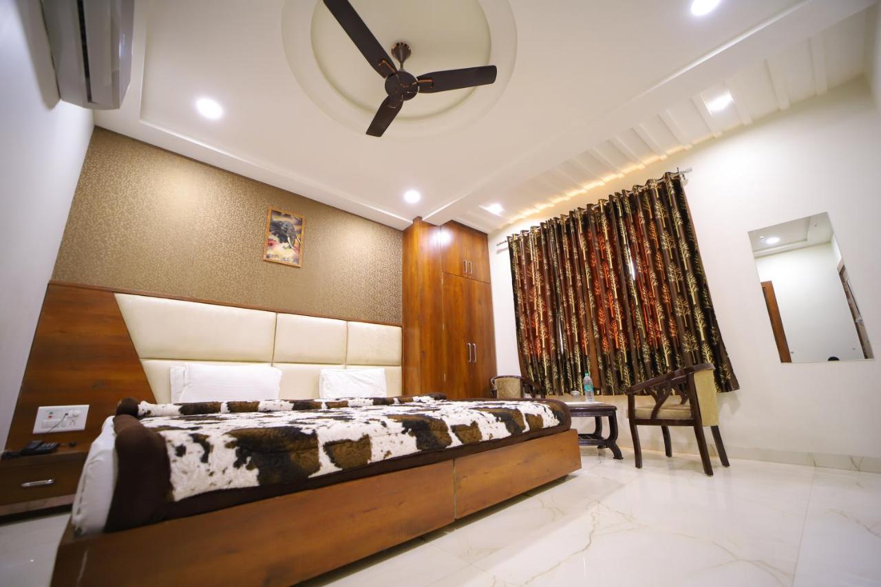 Hotel Royal Phoenix Agra  Eksteriør bilde